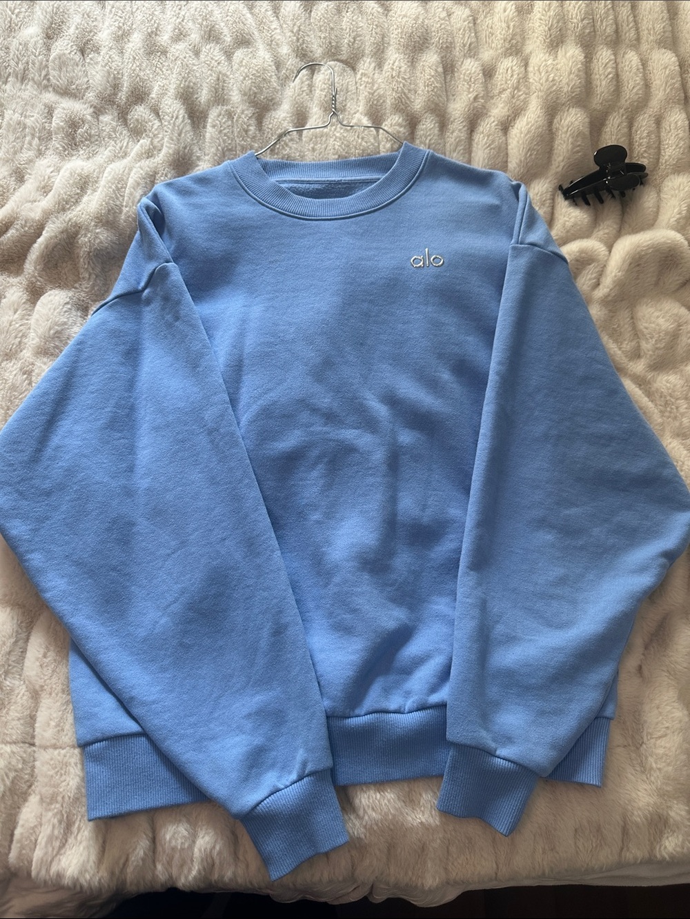 ALO Yoga Accolade Crystal Clear Blue Crewneck Sweatshirt Like New Small